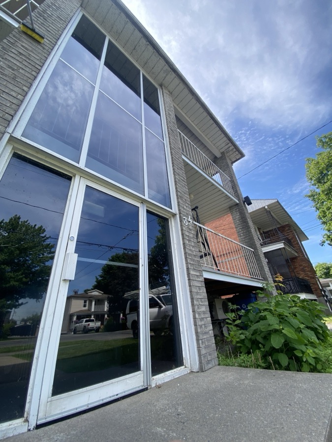 Nettoyage de fenêtres commerciales SOSMAISON